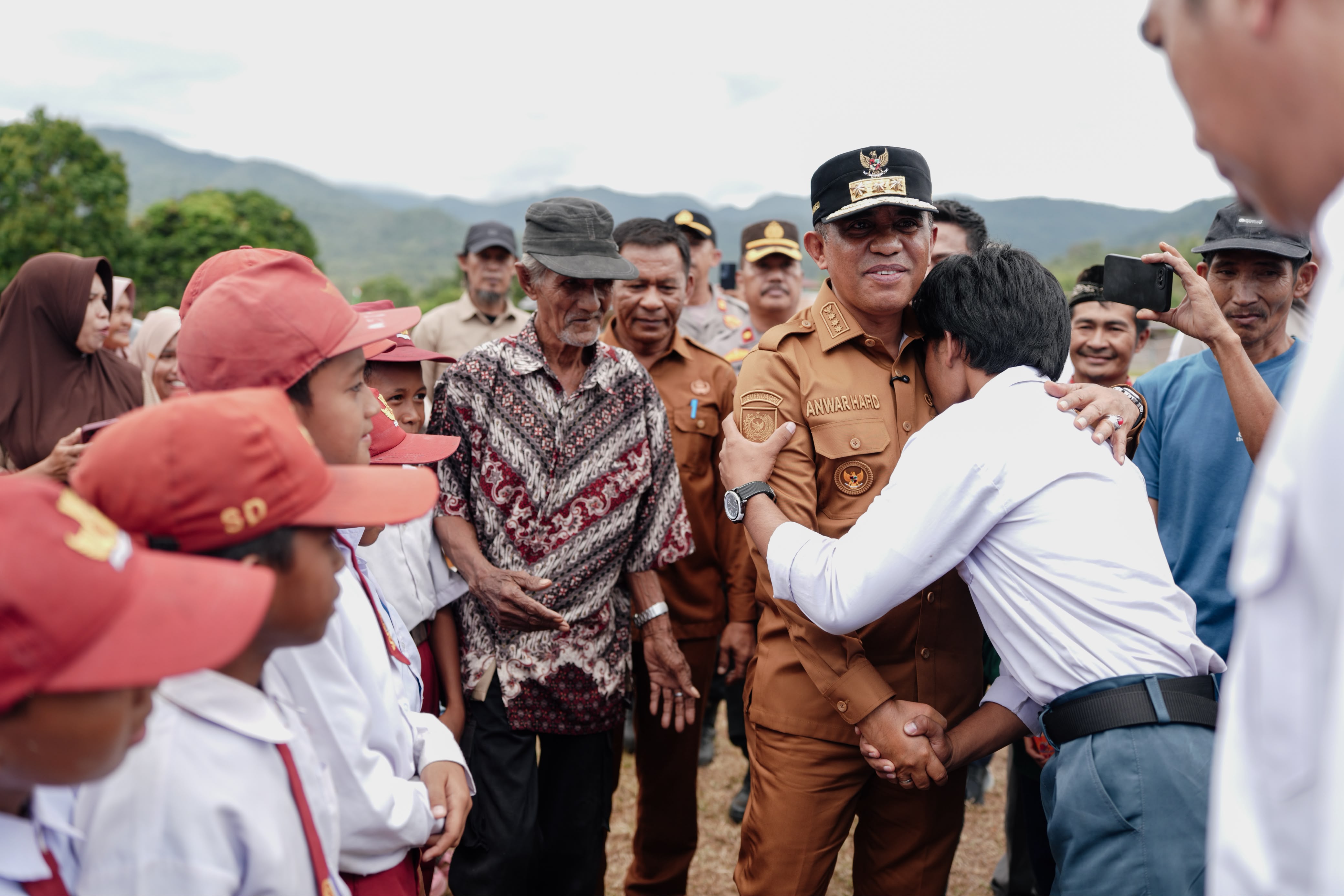 Gubernur Anwar Hafid Kunjungi Pelosok Desa Mire,Pastikan Pembangunan Menjangkau