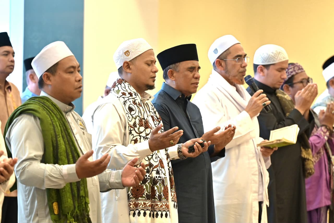 Gubernur Anwar Hafid Gelar Maulid dan Zikir Bersama,Jadikan Usia 57 Tahun Momentum Syukur dan Muhasabah