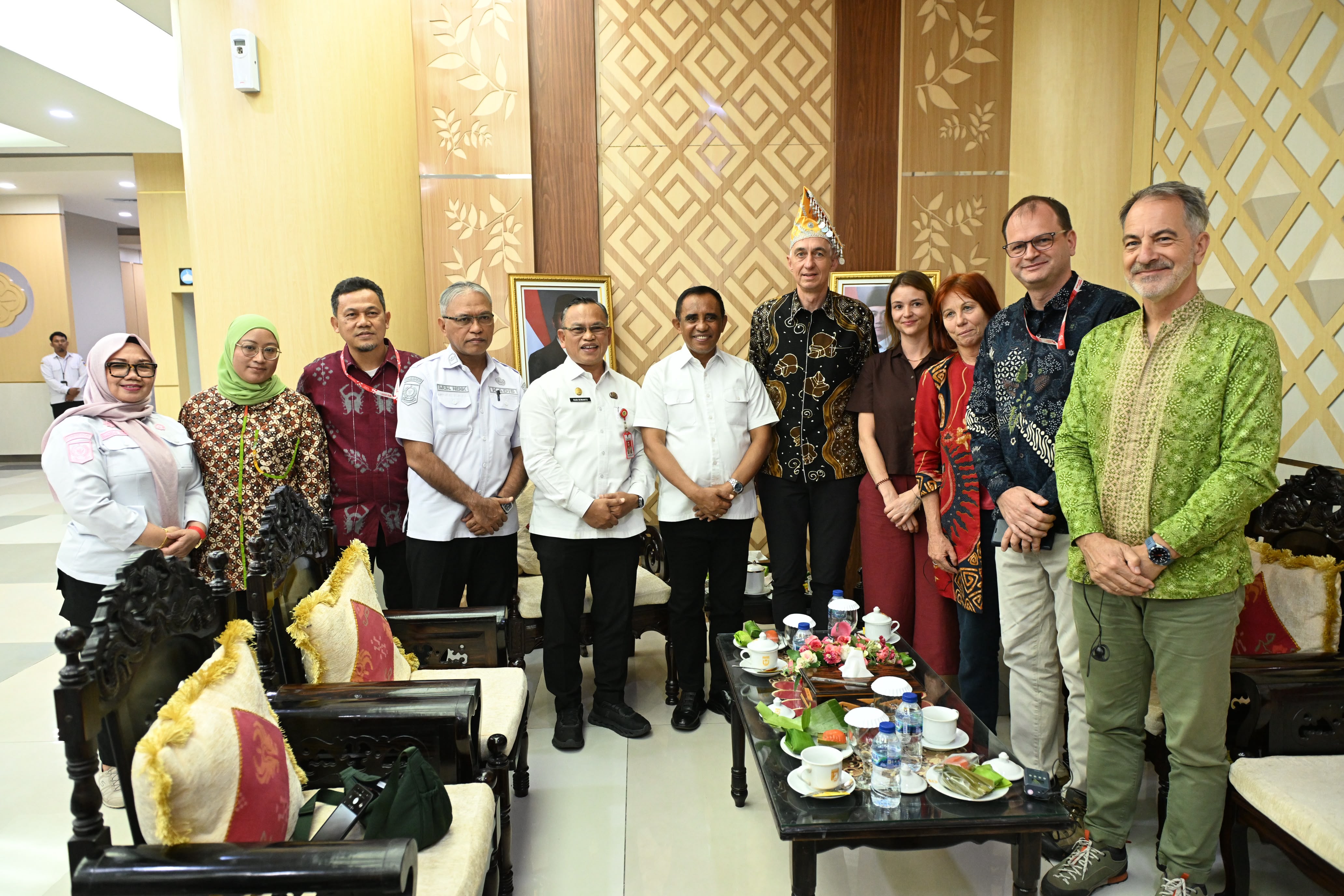 Gubernur Anwar Hafid Sambut Dubes Jerman Ralf Beste di Palu,Siga Jadi Simbol Prosesi Adat Kaili