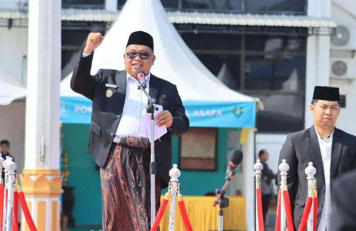 Pimpin Upacara Hari Santri Nasional 2026, Bupati Daeng Manye: Santri Menguatkan Negeri Menuju Indonesia Emas 2045