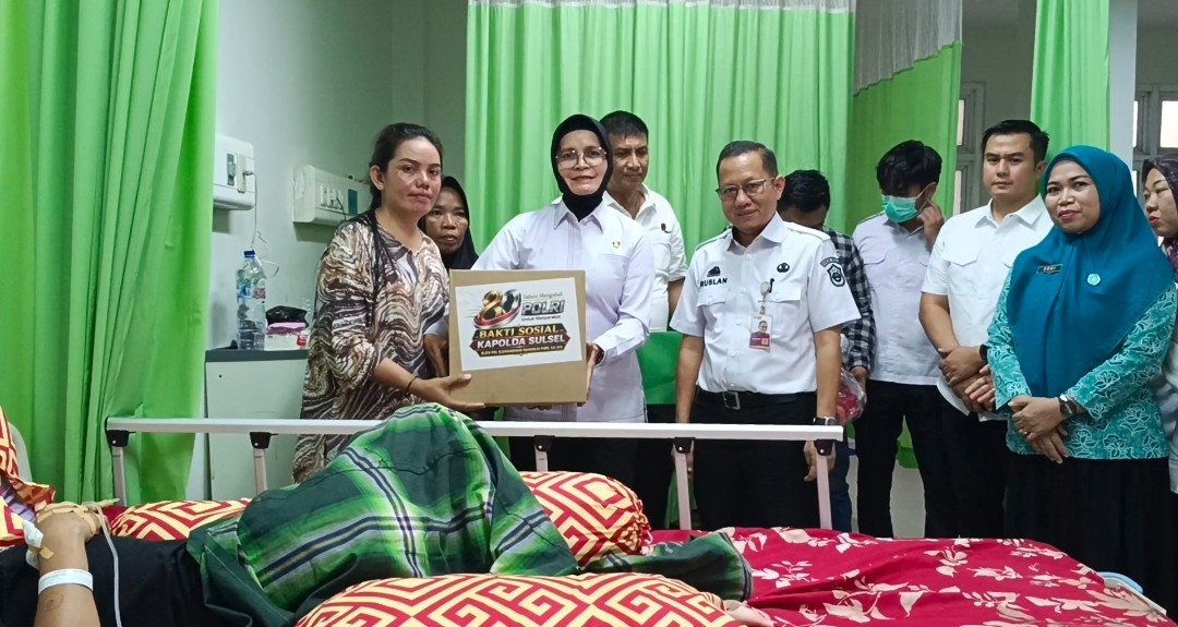 Dirawat di RSUD H.Padjonga Daeng Ngalle Takalar, Ditres PPA-PPO Polda Sulsel Jenguk Siswa SMKN 5 Takalar yang Ditebas Temannya