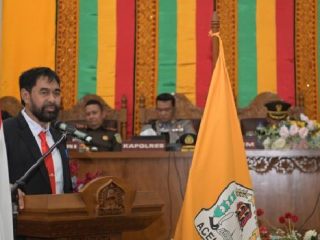Lantik Bupati dan Wakil Bupati Aceh Barat, Mualem: Tidak Ada Sekat Antara Gubernur dan Bupati