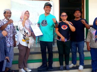 Gubernur Sulut Melalui Kepala BPBD Adolf Tamengkel Salurkan Bantuan Bencana Banjir di Manado