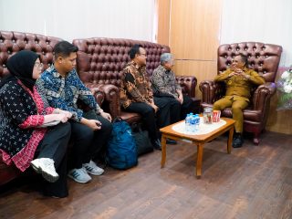 Gubernur Anwar Hafid Dorong Pemanfaatan Pembangkit Listrik Tenaga Surya di Sulawesi Tengah