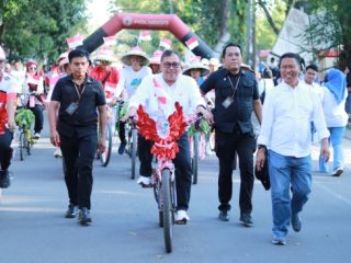 Meriahkan HUT Kemerdekaan ke-80 Republik Indonesia, Pemkab Takalar Gelar Pawai Sepeda dan Becak Hias