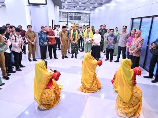 Pangdam XXIII/Palaka Wira Sulteng-Bar Disambut dengan Prosesi Adat Kaili,Gubernur Sulteng: Pemerintah dan TNI Perkuat Sinergitas