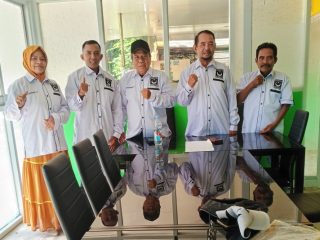 Ribuan Siswa Keracunan MBG,Muhammad NurNas: Stop Makan Bergizi Gratis "Ganti Jadi Uang" Pak Presiden Prabowo Subianto Bagikan kepada Siswa