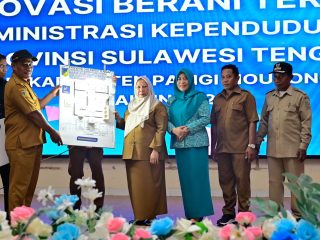 Wagub Sulteng Launcing Berani Tertib Administrasi Kependudukan,Dirangkai Nikah Massal di Parigi Moutong