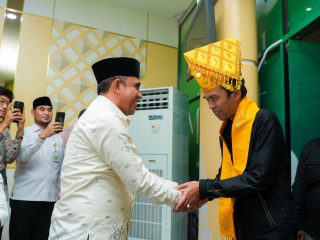 Gubernur Anwar Hafid Sambut Ustadz Abdul Somad Jelang Peresmian Masjid Raya Baitul Khairaat Sulawesi Tengah
