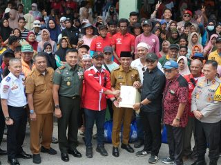 Gubernur Anwar Hafid Temui Langsung Warga Pelabuhan Pantoloan: Tegaskan Tak Ada Pemindahan Tanpa Solusi dan Tidak Mengkhianati Komitmen