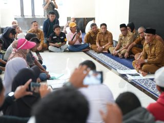 Gubernur Anwar Hafid Terima Aksi Warga Loli Oge, Bahas Evaluasi Tambang