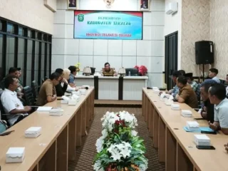 Bupati Takalar Daeng Manye Kumpulkan Camat dan Lurah: Tegaskan Selalu Siap,Tanggap,Proaktif Merespons Cepat Kebutuhan Masyarakat