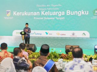 Kukuhkan Pengurus Kerukunan Keluarga Bungku, Gubernur Anwar Hafid : Perkuat Tolong Menolong Dalam Berorganisasi